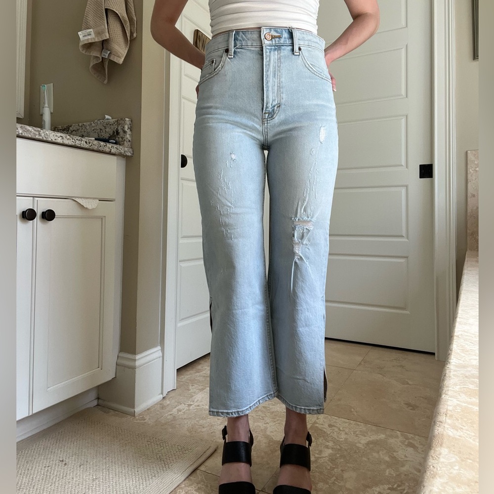 Lucky Brand Light Wash Jeans - Picture 9 of 10